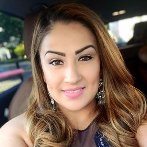 Meet your Posher, Yanira